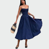 Sukienka maxi z satyny z cienkimi ramiączkami