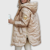 Lina | Długa, ciepła pikowana kurtka z obszernym kapturem