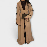 Stylowy Kardigan i Sukienka w Połączeniu z Dekoracją z Rękawem