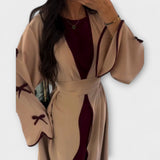 Stylowy Kardigan i Sukienka w Połączeniu z Dekoracją z Rękawem