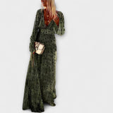 Elegancka długa sukienka w kropki