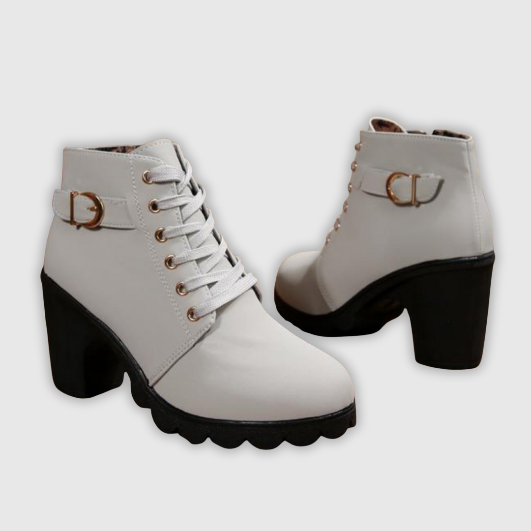 Katnia – Eleganckie botki na obcasie z metalową klamrą