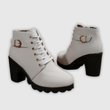 Katnia – Eleganckie botki na obcasie z metalową klamrą