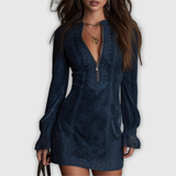 Rachela – Niebieska zamszowa mini sukienka z koronką