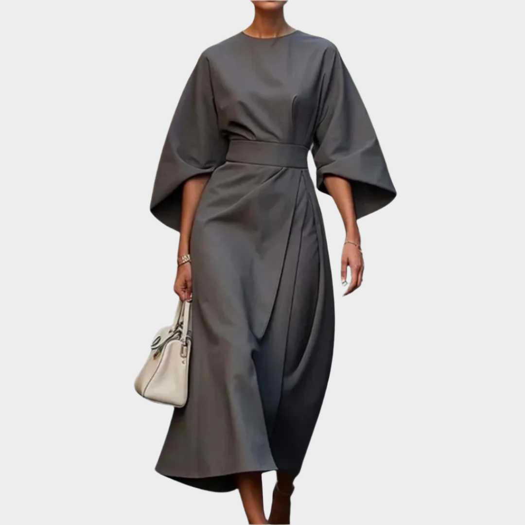 Sikato Minimalistyczna Sukienka z Paskiem i Szerokimi Rękawami