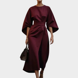 Sikato Minimalistyczna Sukienka z Paskiem i Szerokimi Rękawami