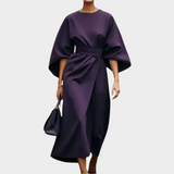 Sikato Minimalistyczna Sukienka z Paskiem i Szerokimi Rękawami