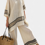 Komplet Mediterran Daisy z bambusowej tkaniny z eleganckimi czerwonymi i zielonymi paskami