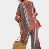 Oversize Kombinezon Daisy z materiału lnianego w czerwono-koralowych i szarych paskach, nowoczesny i wygodny styl