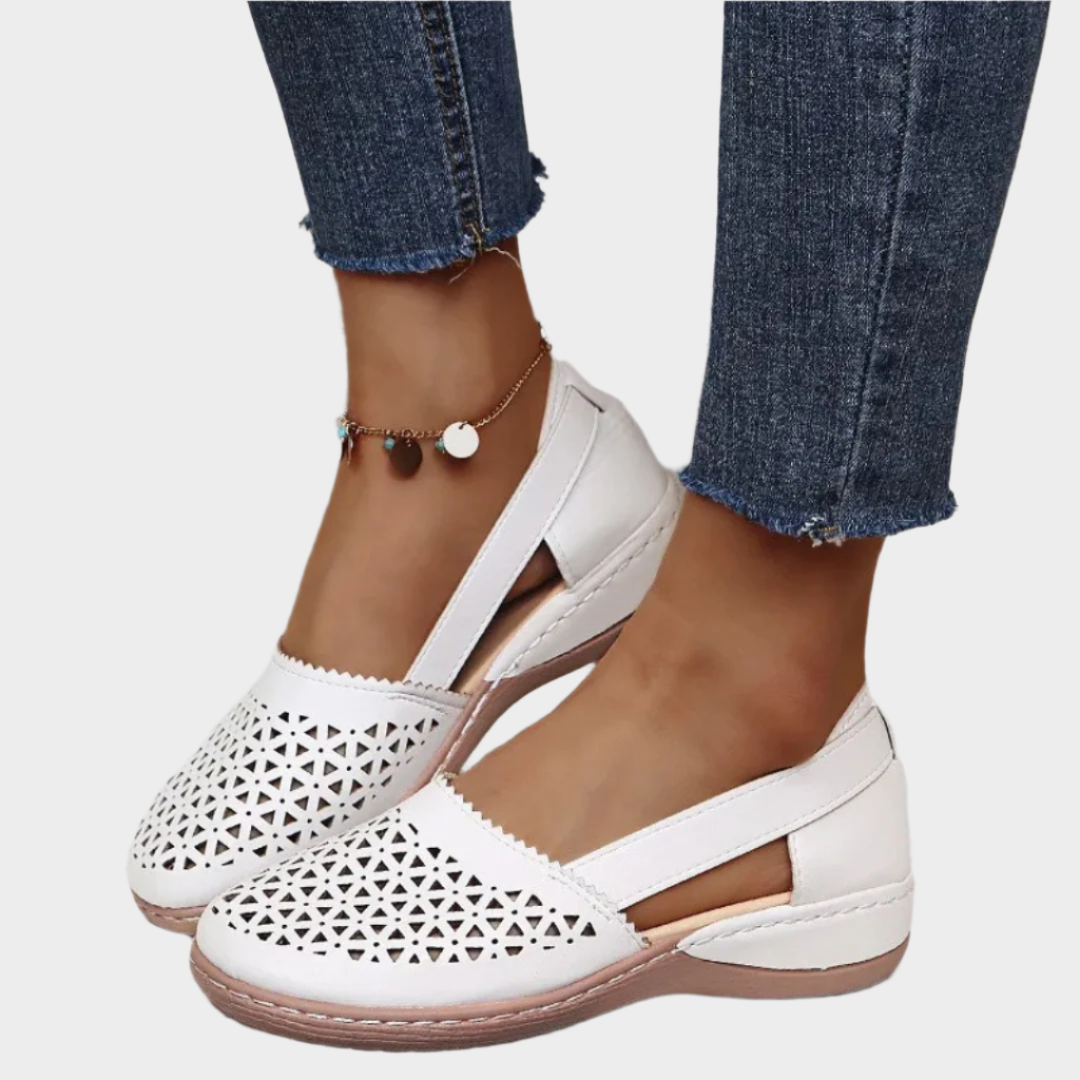 Anatomiczne Baletki z Wycięciami i Wstążką