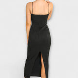 Elegancka długa sukienka bez rękawów