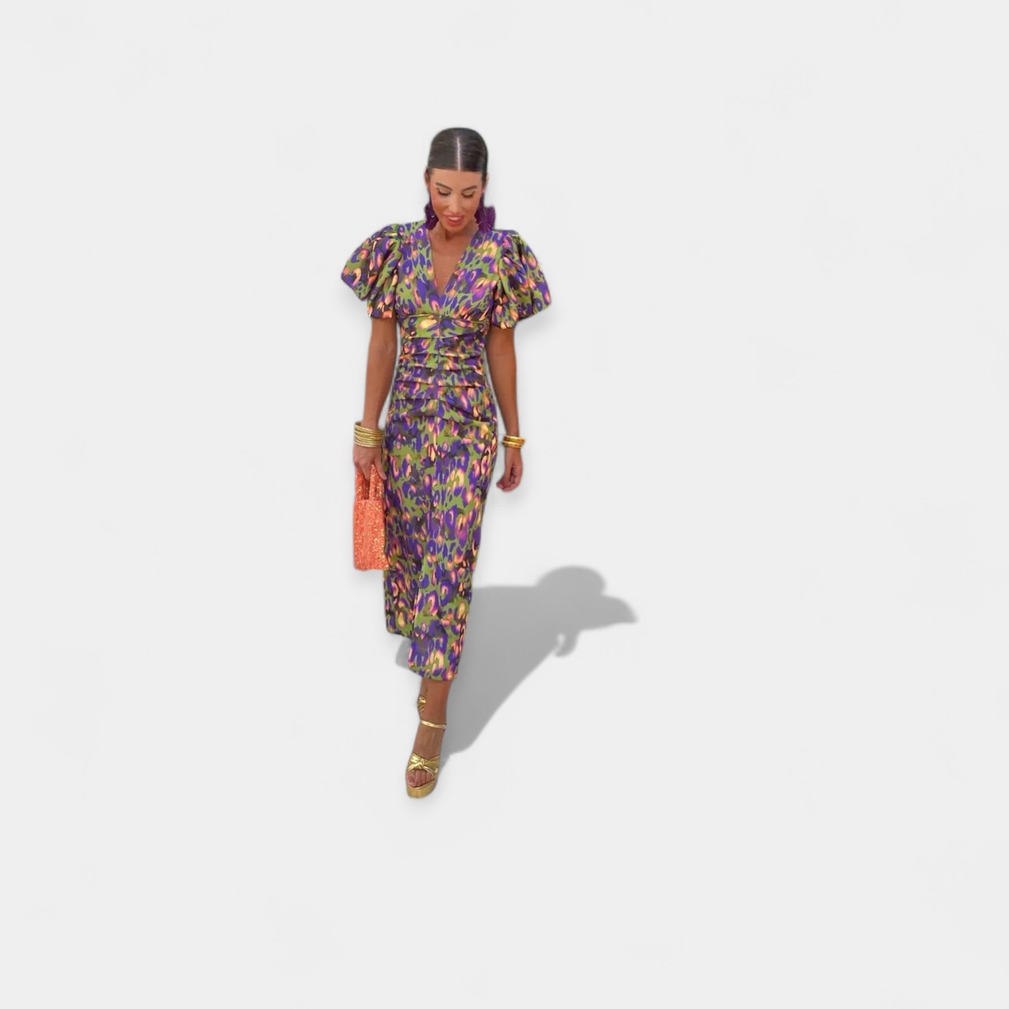 Sukienka z Rękawami i Falbanami