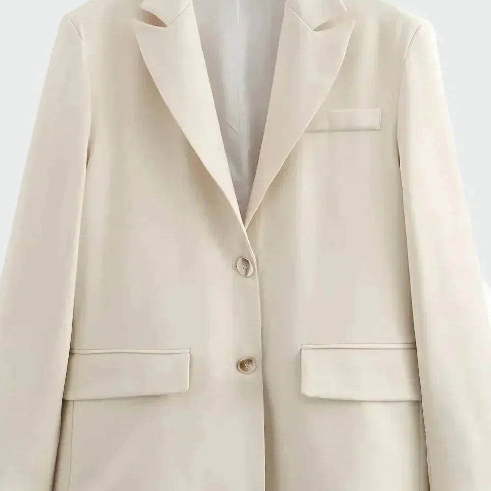 Nadwymiarowa marynarka o nowoczesnym kroju