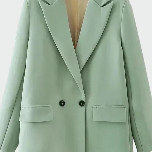 Nadwymiarowa marynarka o nowoczesnym kroju