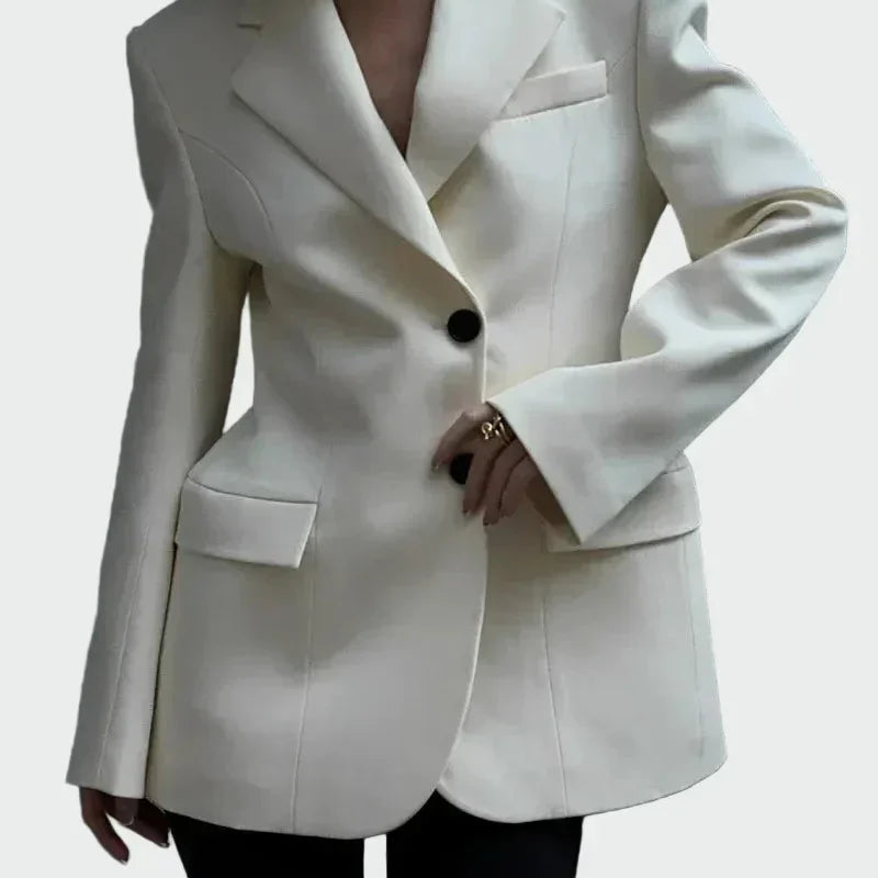 Marynarka z Imponującą Linią i Guzikiem