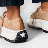 Nowoczesne buty sportowe z grubą podeszwą