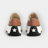 Nowoczesne buty sportowe z grubą podeszwą