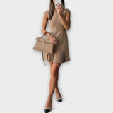 Elowen – Mini sukienka o wojskowym inspirowanym designie