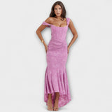 Długa sukienka z eleganckim i wyrafinowanym gorsetem