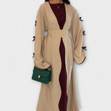 Stylowy Kardigan i Sukienka w Połączeniu z Dekoracją z Rękawem