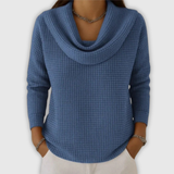 Ambera – Ciepły sweter waflowy z eleganckim dekoltem typu woda