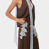 Drogocenny Zestaw Top i Spódnica z Kontrastowymi Koronkowymi Panelami