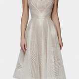 Długą Suknię z Haftem i Sylwetką A