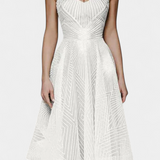 Długą Suknię z Haftem i Sylwetką A