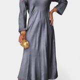 Sukienka Martina z dekoltem V i długimi rękawami