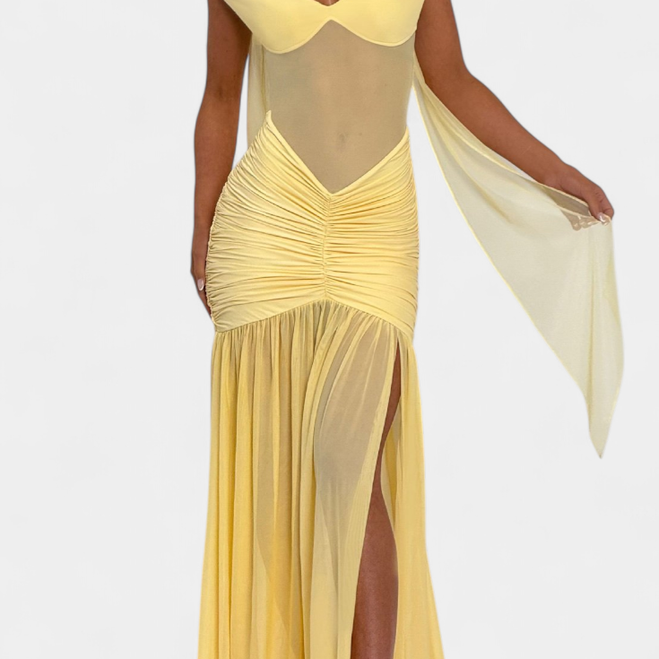 Sukienka Milica z Mlecznego Jedwabiu z Głębokim Dekoltem i Uformowanymi Fałdami