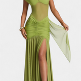 Sukienka Milica z Mlecznego Jedwabiu z Głębokim Dekoltem i Uformowanymi Fałdami